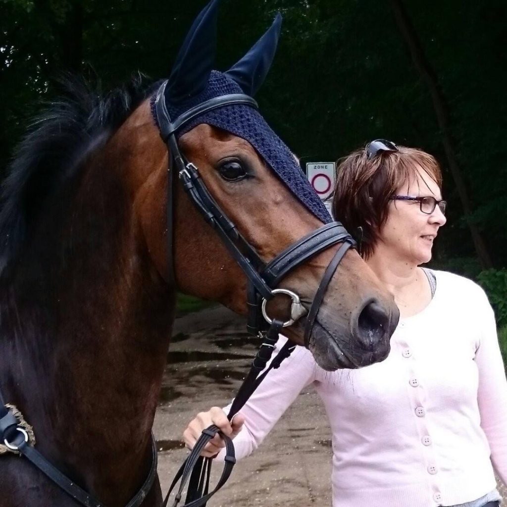 rijlessen-instructeur-dressuur-Jose-Harmsen-SQ-01_PonyClub-Meppel
